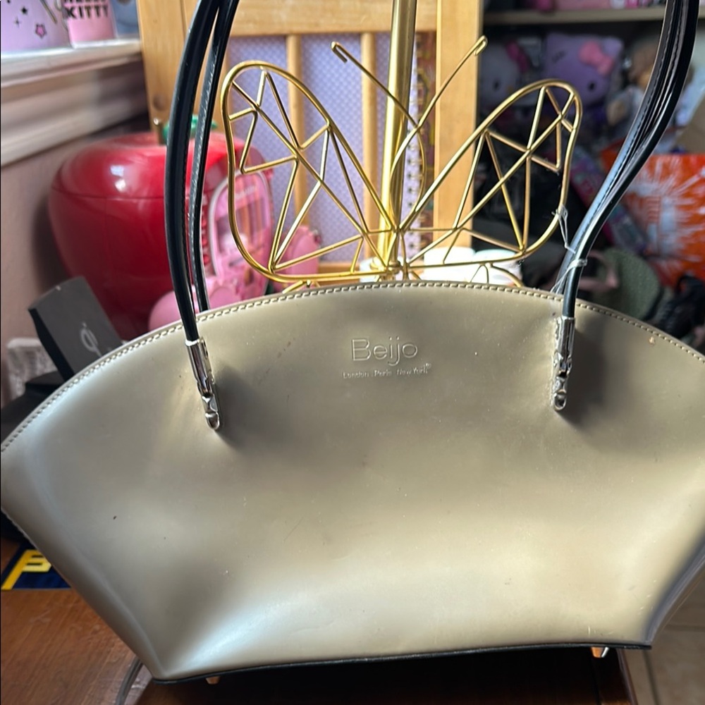 Beijo Cream Handbag